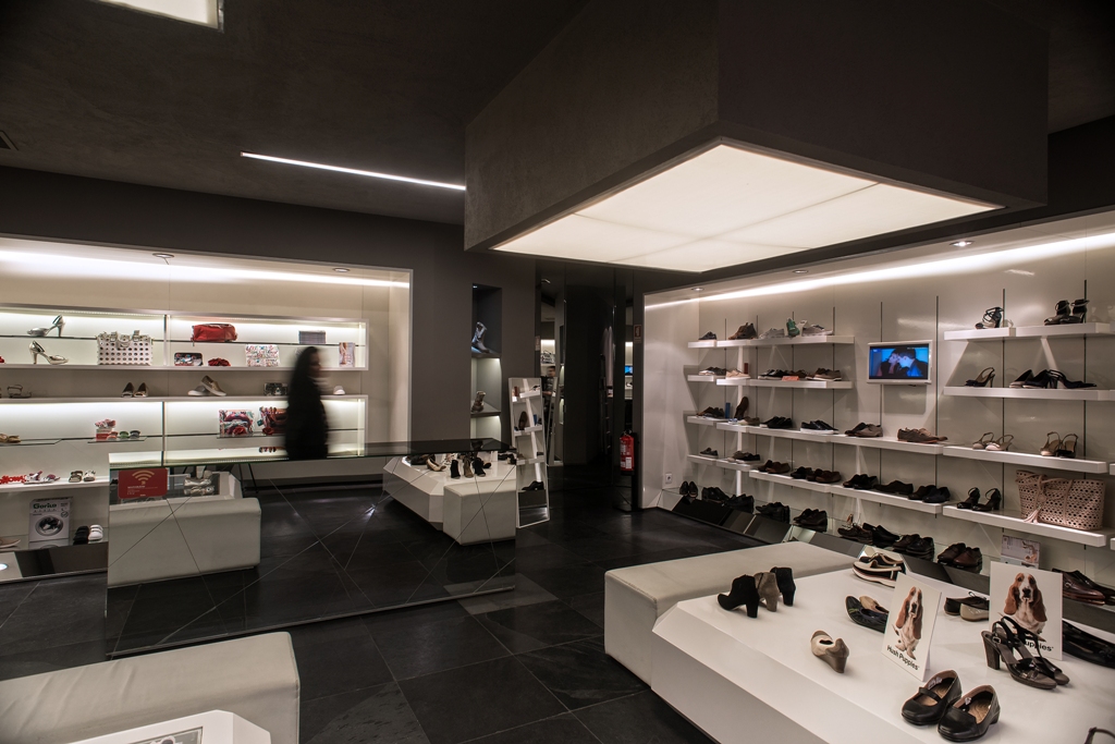 Fernando Shoe Store